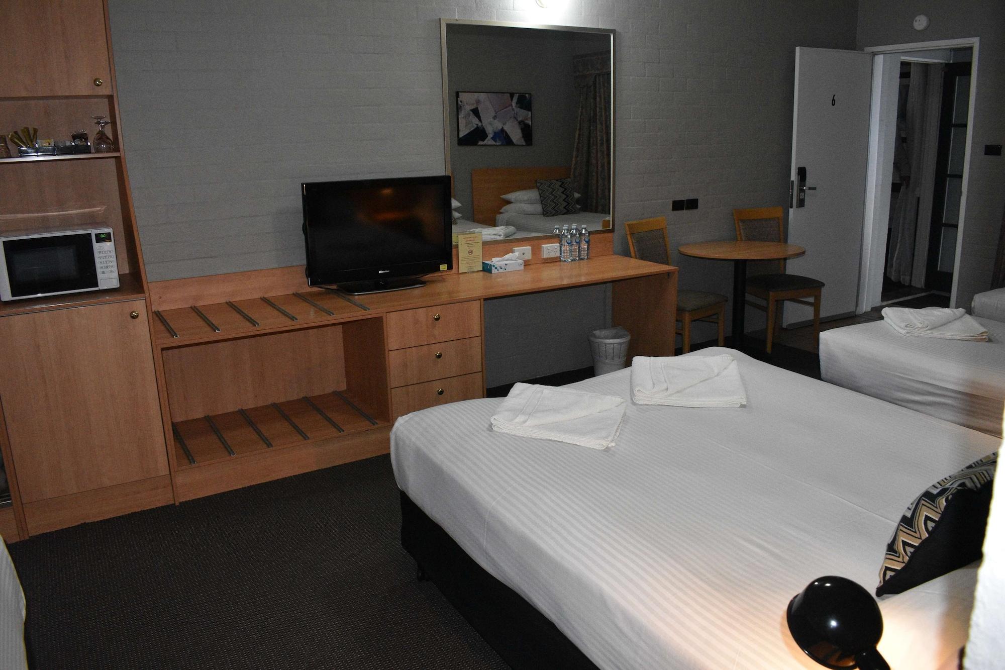 Best Western Coachman'S Inn Motel Бетхерст Екстер'єр фото