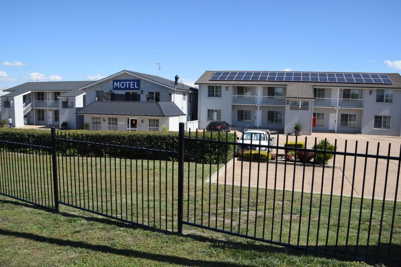 Best Western Coachman'S Inn Motel Бетхерст Екстер'єр фото